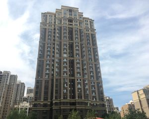 中海紫御东郡 精装四房 房本满五 拎包入住 配套齐全