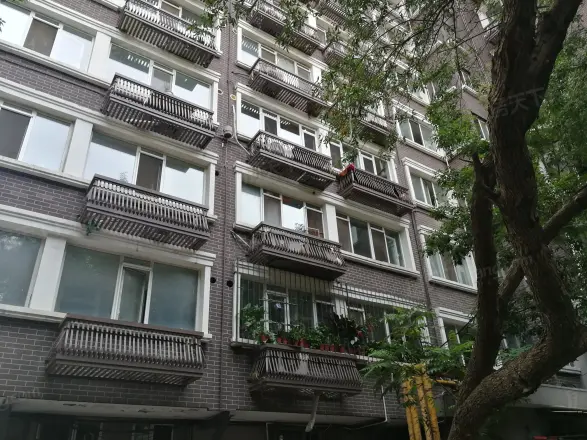 六纬路1号