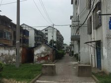 银杏苑,132平三房两卫,好楼层,房东急卖