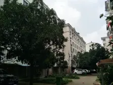 洪都小学旁 位于小区中间位置不临街环境安静,前后无遮挡