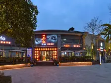 房子满了两年的,清水房可以直接设计,中等楼层视野好