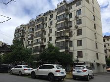 玉龙新村顶楼复式带电梯现浇房带车库