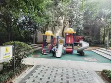 巴属全表 朝南 大三房 蝴蝶户型 三轻轨公园旁 安静