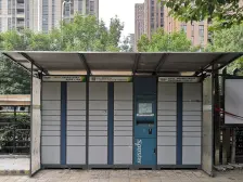 顶层带露台种花,种菜,晒被子,玩耍,休闲皆可以。