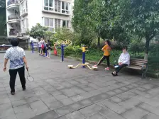 沙区三峡广场 融汇广场旁边 便宜两房电梯房50几万