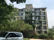 银丰山庄电梯花园洋房,复式客厅挑空,光线视野好。