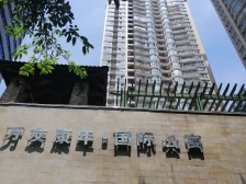 业主住家装修两房,户型方正,采光好,诚心出售