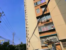前后滩1梯三户+边套客厅带窗户+环境好车位松+近19号线