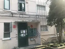 三楼精装修,小区中间位置,看房随时