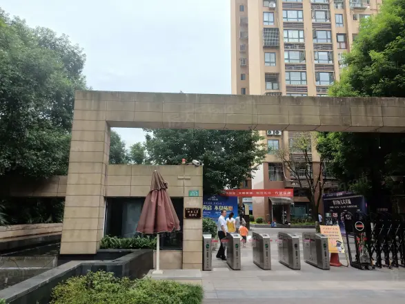 同景国际城迈上
