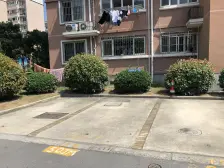 大一房 近地铁商圈 电梯中高层 小区花园位置 诚意出售