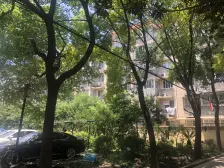 繁华都市有一方露台养养花喝喝茶还是惬意的