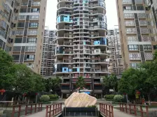 翰林居4房 九华热闹繁荣小区之一 生活方便 配套齐全