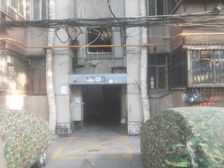 交通方便。管外中学,创新街,,全明户型