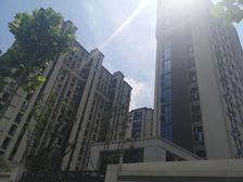 中医院旁,次新小区,车人分流,诚心出售