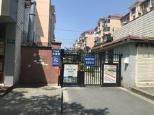 5+23号地铁口装修好诚意出售南北两房