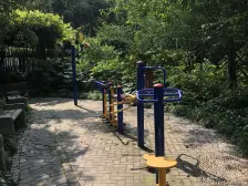 06年小区,二梯三户,版式楼,户型房正,满五。