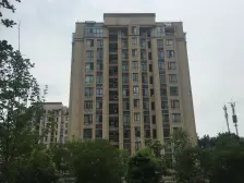 配套成熟,交通购物方便,户型方正,采光良好