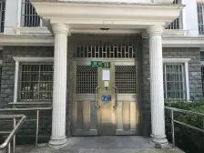 金榜世家五期 单价4万左右 有露天 有挑高 四房朝南