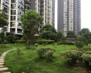 精装修,视野好,位置好,看房也方便