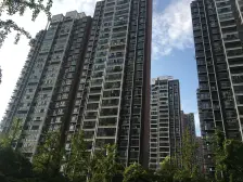 小区入住率高 近地铁 面积小 总价低 贴近公园边