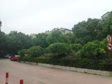 西渡地铁站+精装修两卫+中间楼层+满五且一套+诚意出售