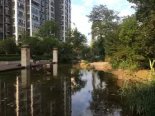 小区内部环境典雅幽静,入住率高 近地铁