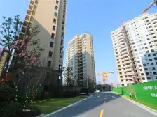新华御湖上园 3室1厅 南 北