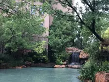 观景阳台,有露台,地下室车位,环境优美,阳光充足。