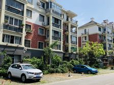 主卧朝南,交通便利,环境优美,居家装修