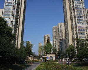 诚心出售,有车位,采光无影响边套,绿化优美