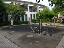 墅质小区 05年房龄 地铁口 露台加阁楼 全明户型