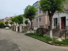 空中别墅,2005年别墅小区,顶层视野好,户型方正!