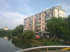 送大阁楼!看中好谈!不靠马路!采光视野好!诚心出售