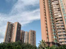 带车位出售大四房,使用率高,没欠款交易快