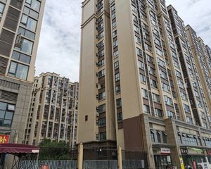 邦泰华府公馆3室1厅东东南