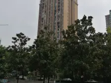 融汇中心地段,横厅大四房,豪华装修。