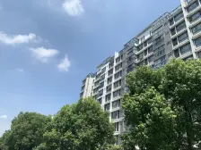 香城颐园 全新装修大三房 保养好 中间层带自库和车位