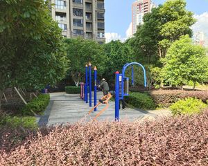 水天一色精装三房拎包入住带60平大露台近紫金公园