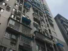 巴属初忠大门旁 精装1房1厅 次新小区 住家出租都方便