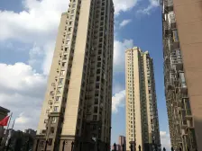 近红谷万达 两房朝南 户型方正 出行便利 配套齐全