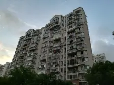 新上康桥宝邸,6楼带阁楼,边套楼上楼下一样大,精装修保养好。