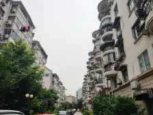 Lou Wang,边套全明,飞机户型大三房,朝北视野一线天