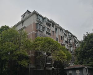 商品房小区,物业管理好,户型方正配套齐全