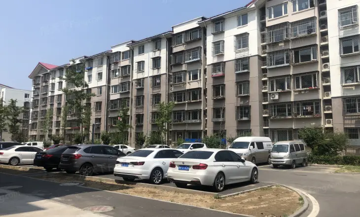 佳和宜园 朝南一居室带电梯装修不错