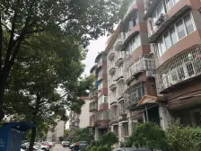 小区中心位置,主卧朝南,采光充足,交通便利