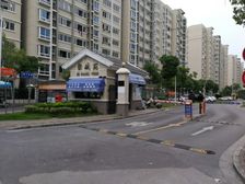 一梯两户,大两房,交通便利,居家装修