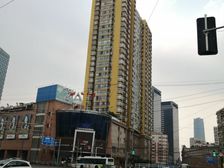 东方明珠景观房16平连体大阳台