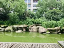 中间位置顶复,有双车位,诚意出售,价格能商量