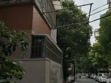 底楼超省心!1 房1卫格局方正,出门即小区,出租自住都合适